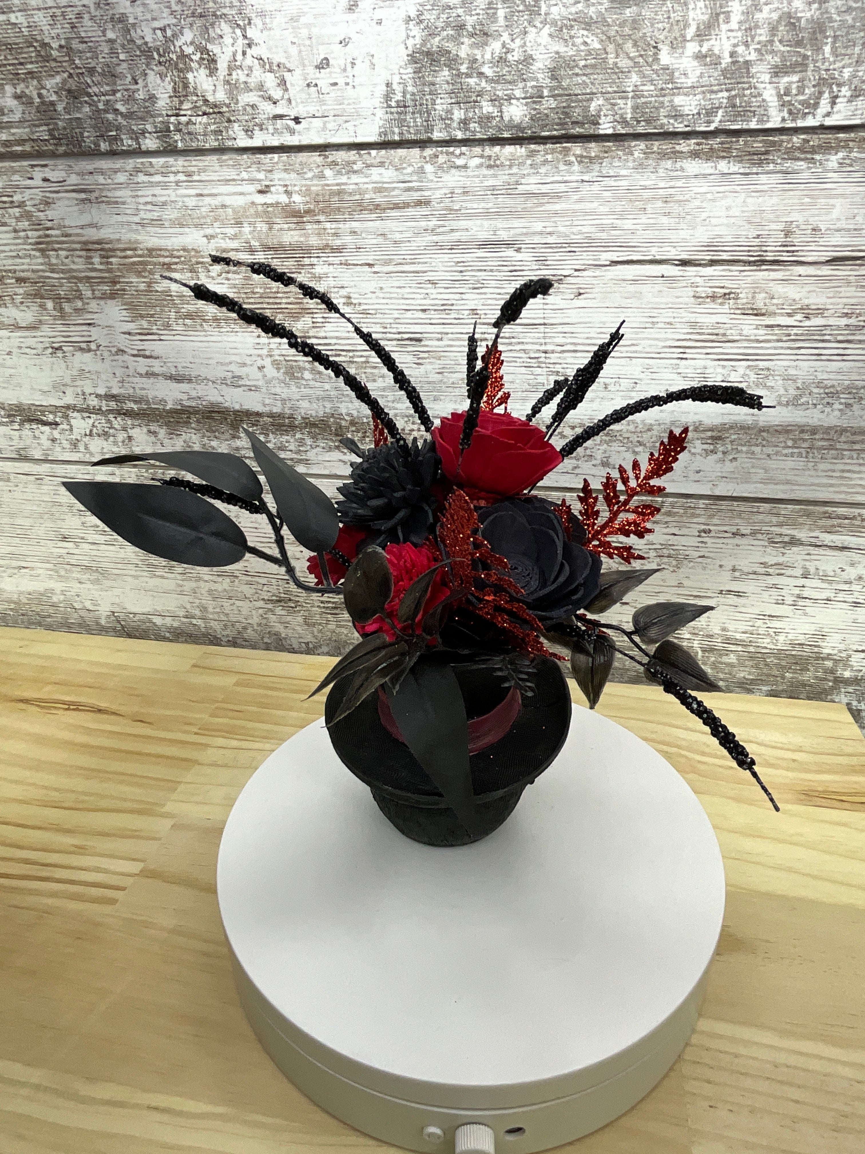 Cheshire Cat Sola Wood Flower Arrangement