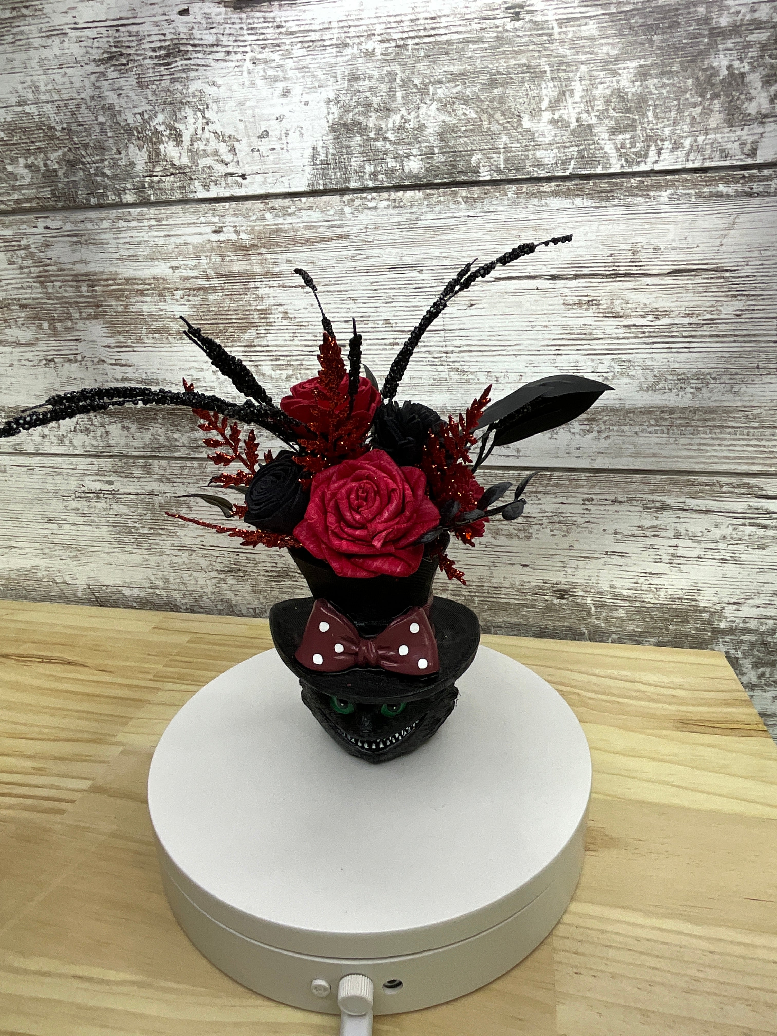 Cheshire Cat Sola Wood Flower Arrangement
