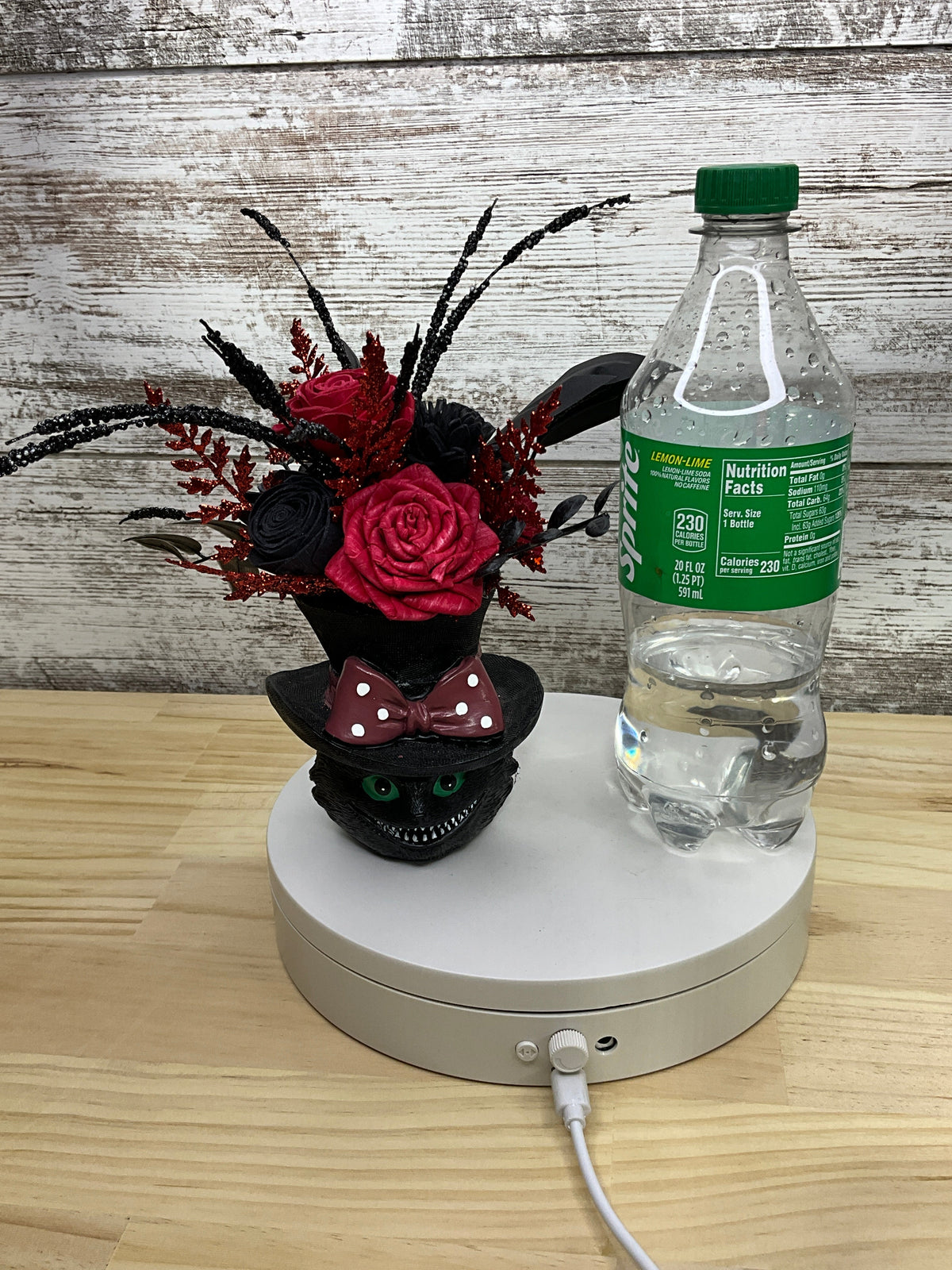 Cheshire Cat Sola Wood Flower Arrangement