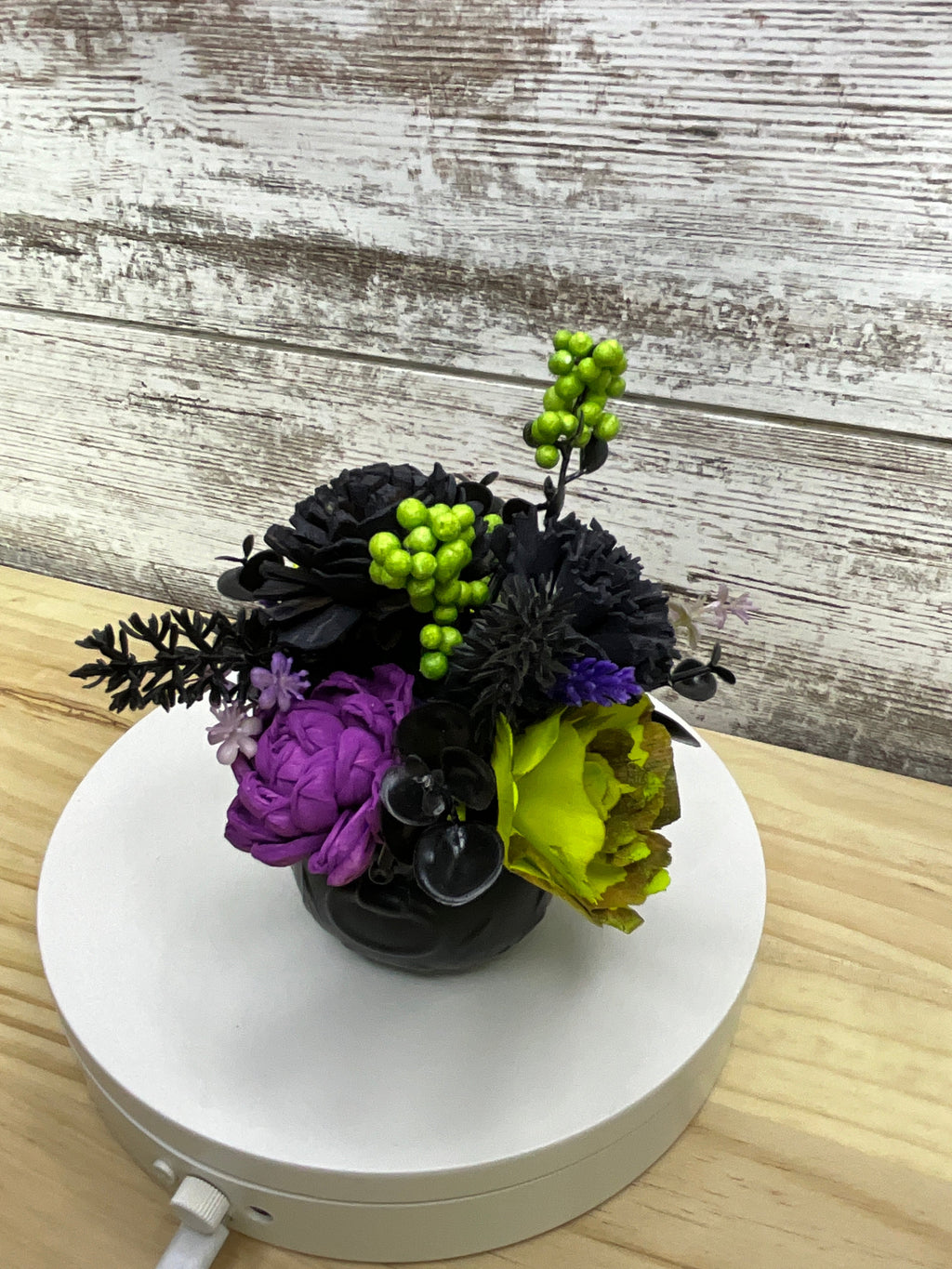 Mini Gothic Cauldron Sola Wood Flower Arrangement