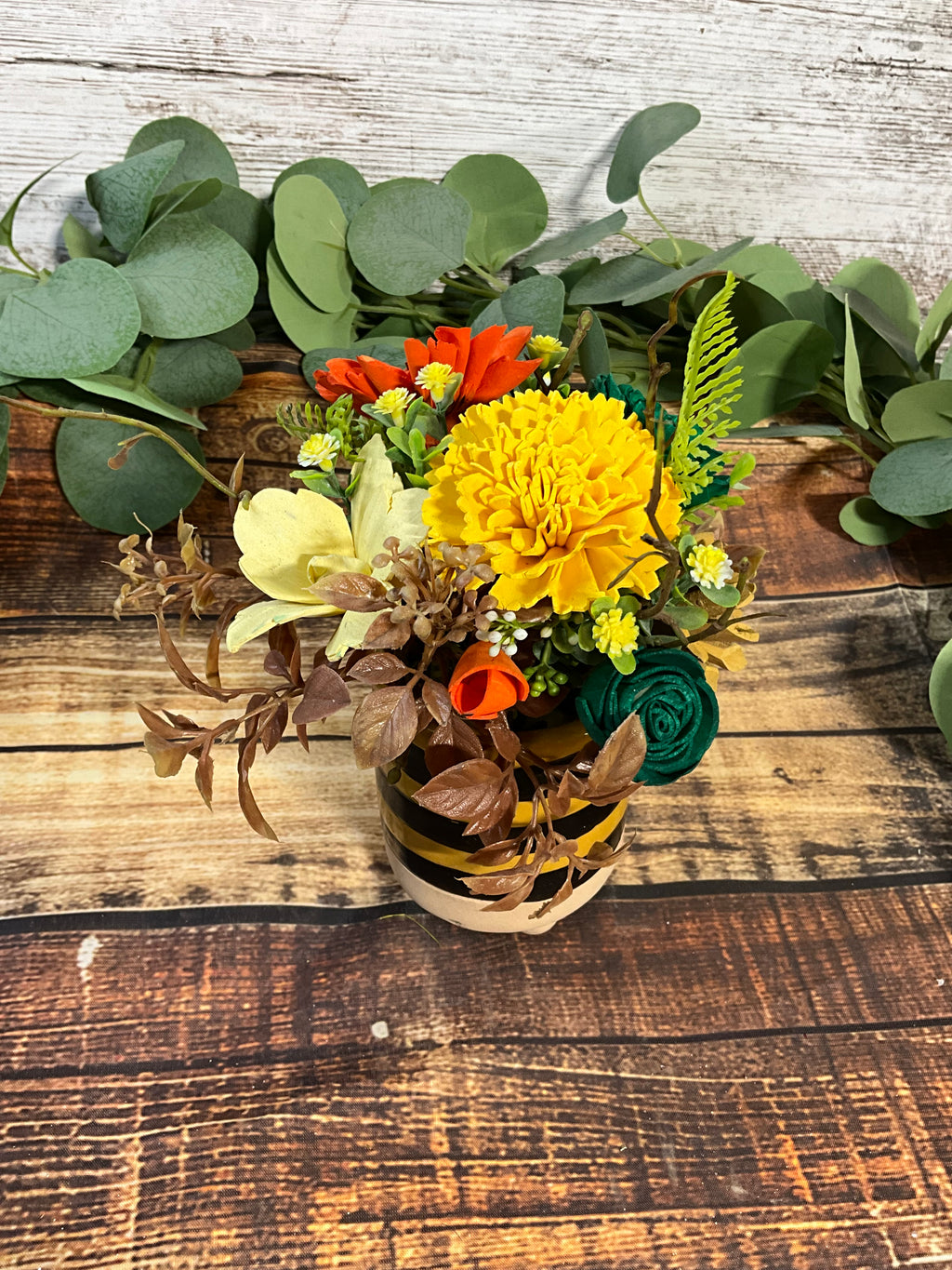 Buzzy Bee - Farmhouse Sola Wood Arrangement