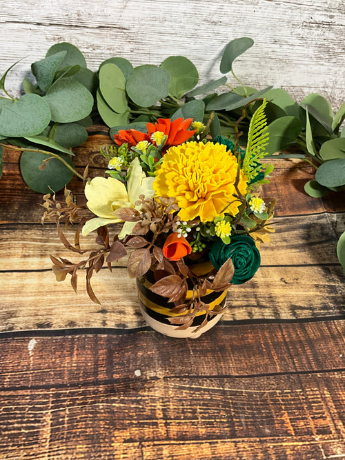Buzzy Bee - Farmhouse Sola Wood Arrangement