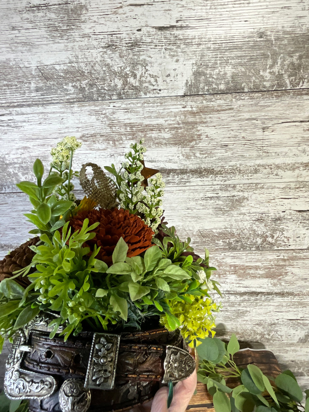 Rustic Belt Buckle Sola Wood Arrangement