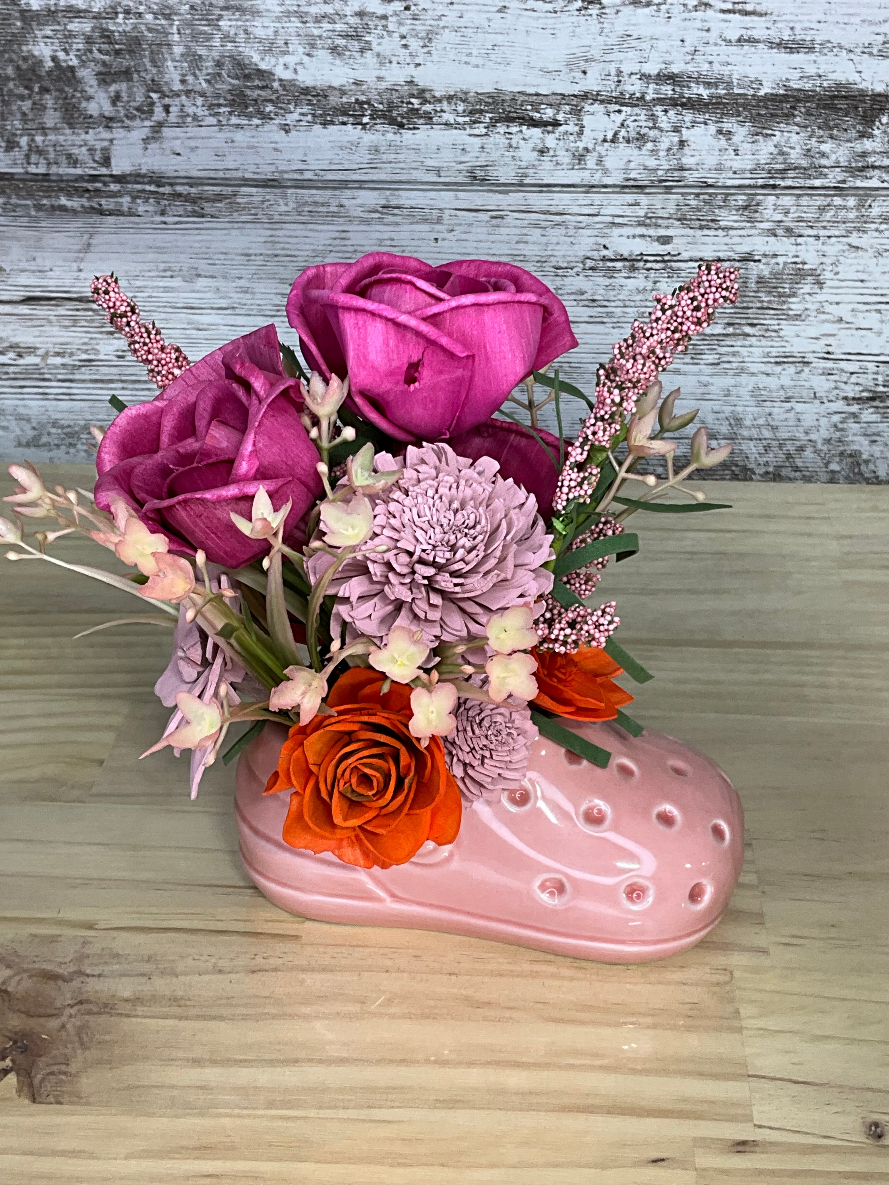 Pink Croc Sola Wood Rose Arrangement – Magenta & Orange